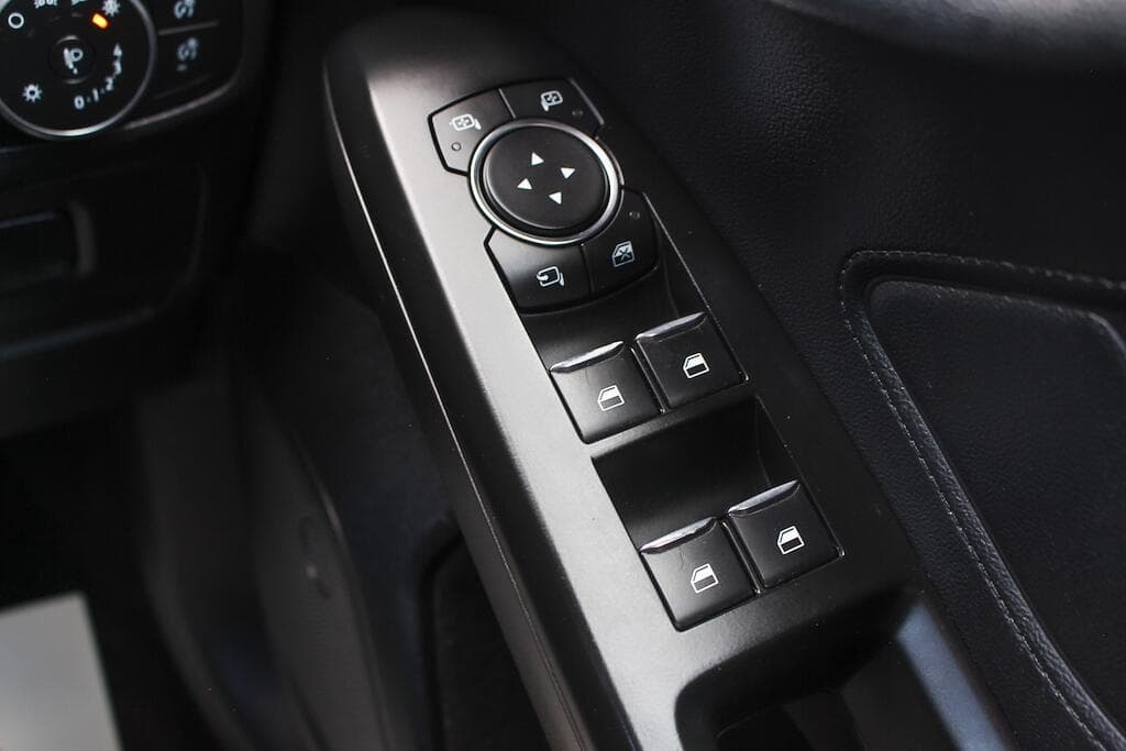 2019 Ford Focus - Thumbnail 42