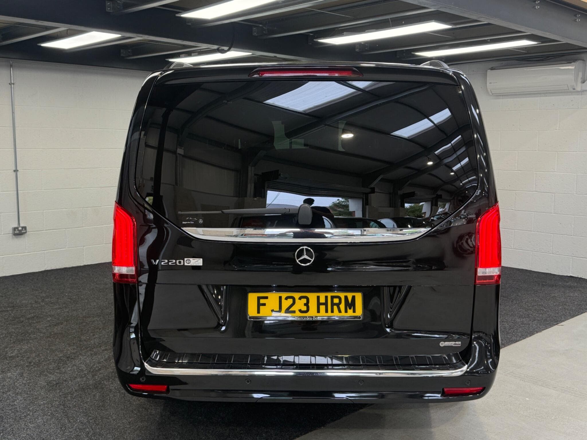 2023 Mercedes-Benz V Class - Thumbnail 18