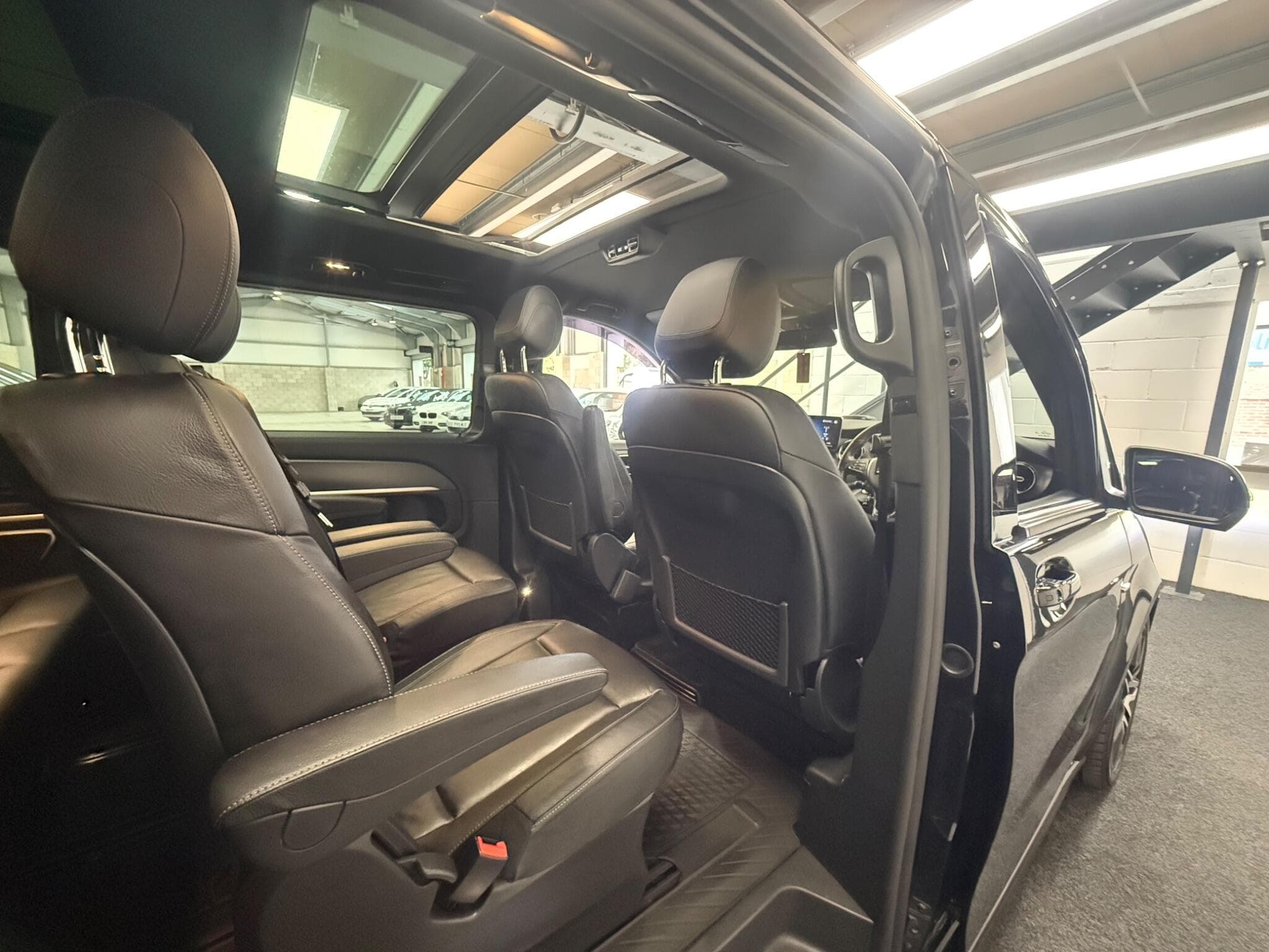 2023 Mercedes-Benz V Class - Thumbnail 32