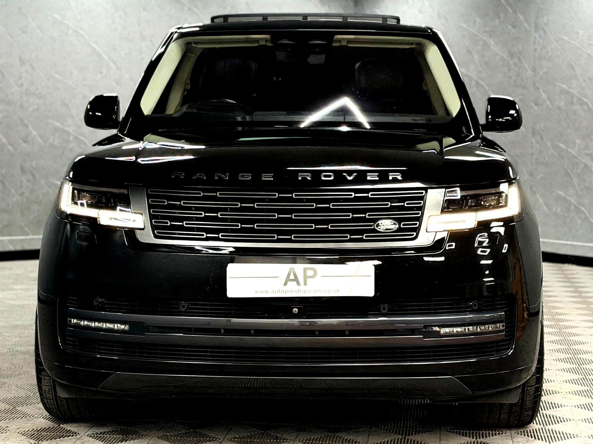 2022 Land Rover Range Rover - Thumbnail 14