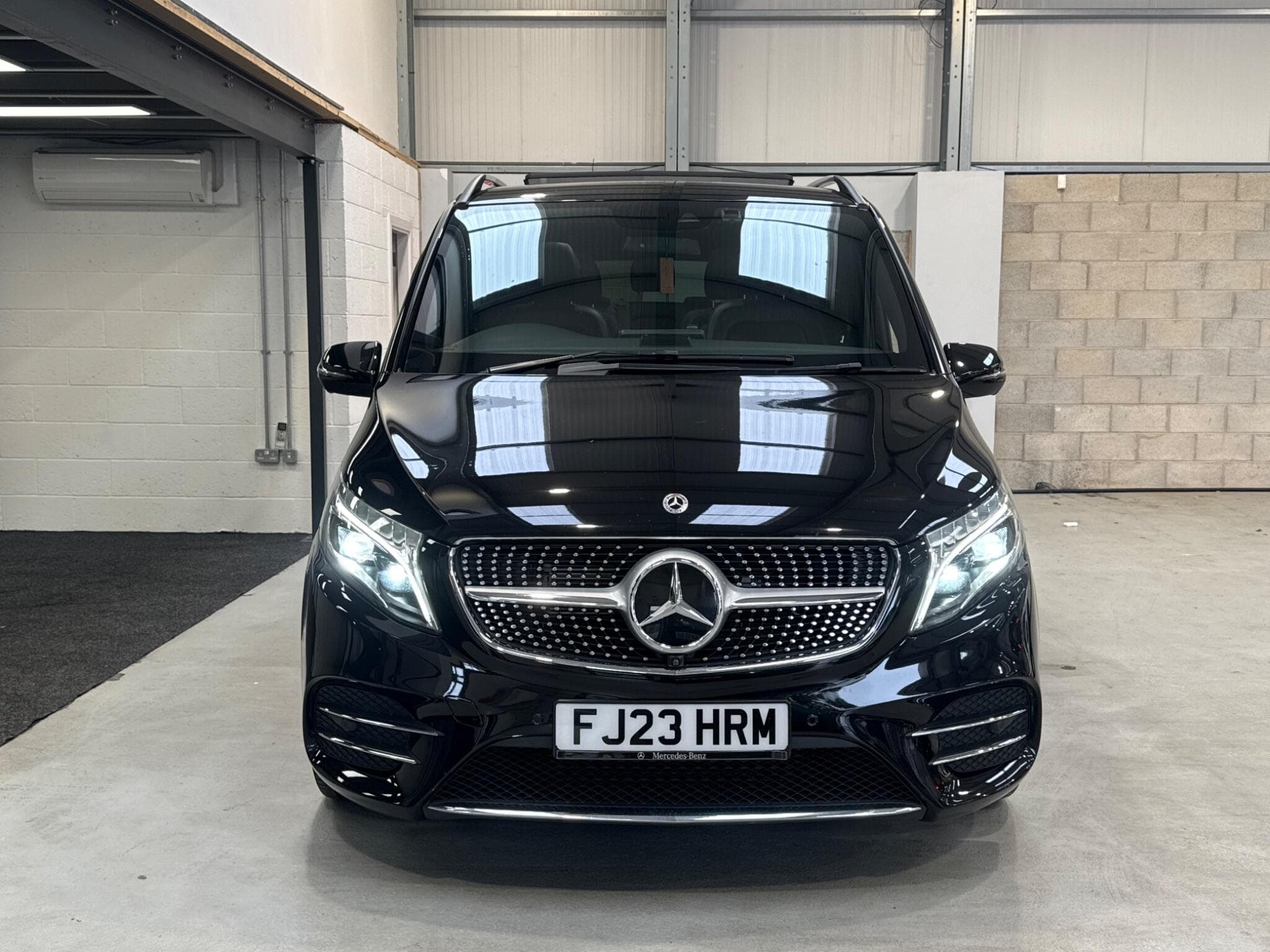 2023 Mercedes-Benz V Class - Thumbnail 6