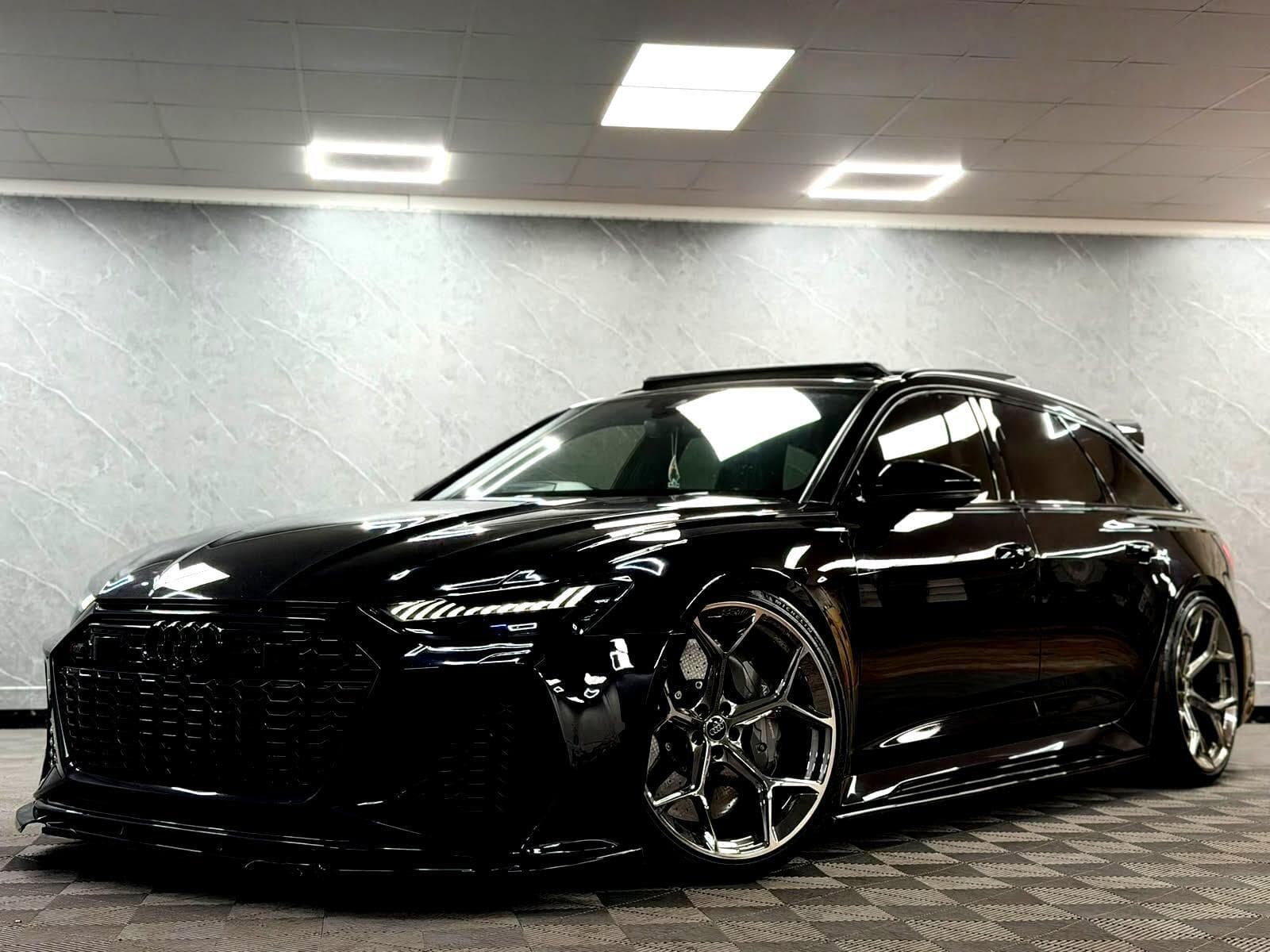 2020 Audi RS6 Avant - Image 1