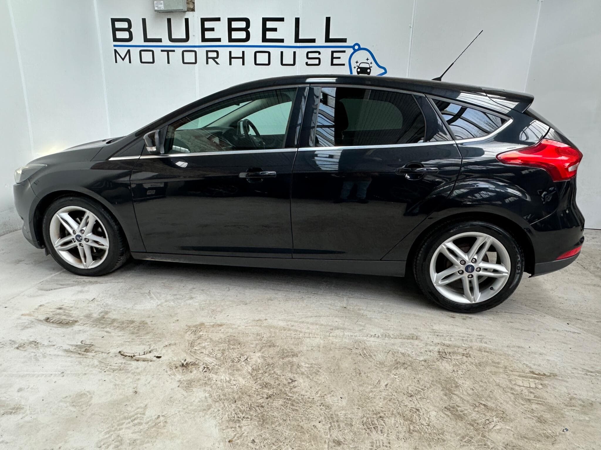 2015 Ford Focus - Thumbnail 8