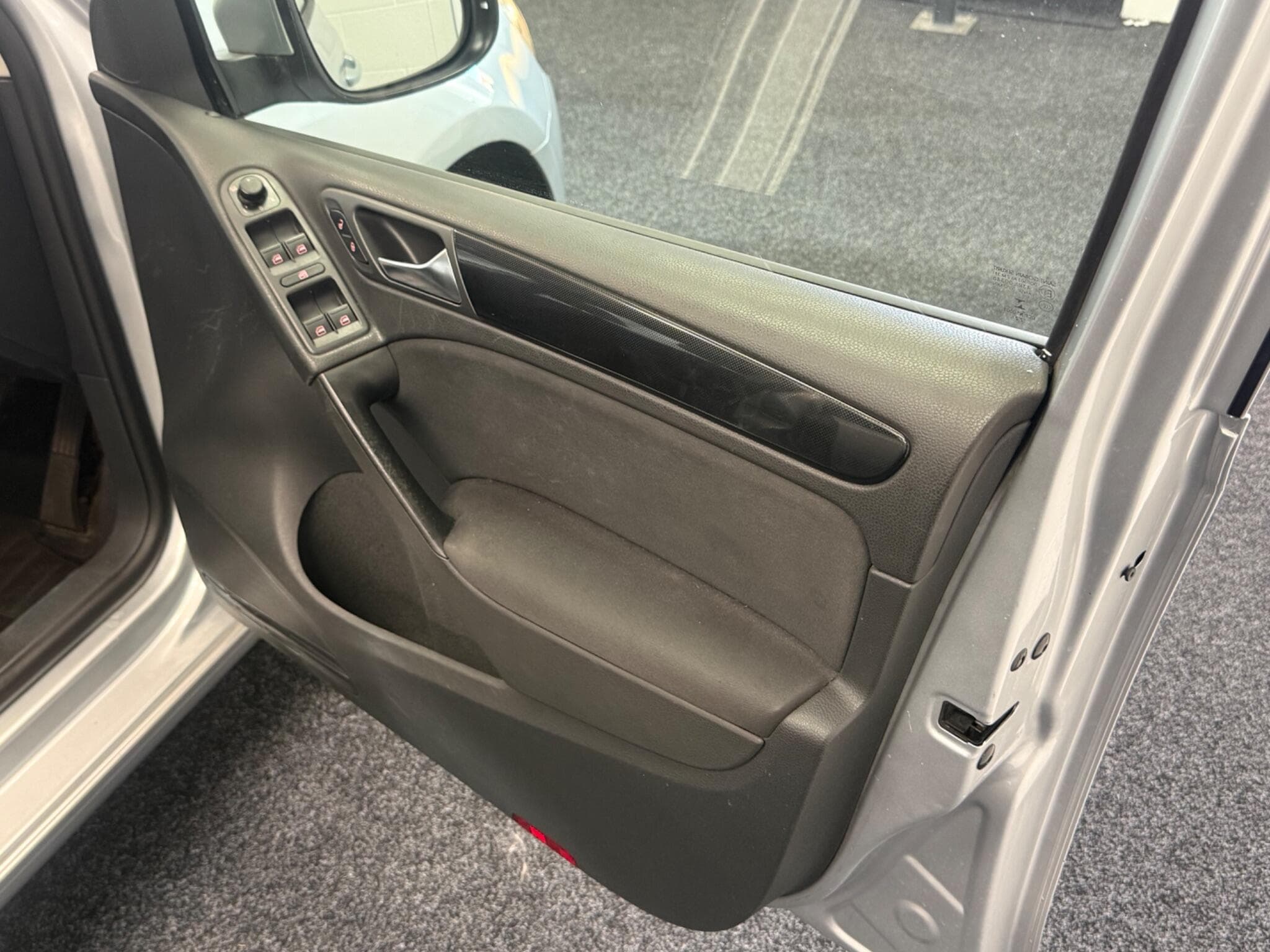 2012 Volkswagen Golf - Thumbnail 34