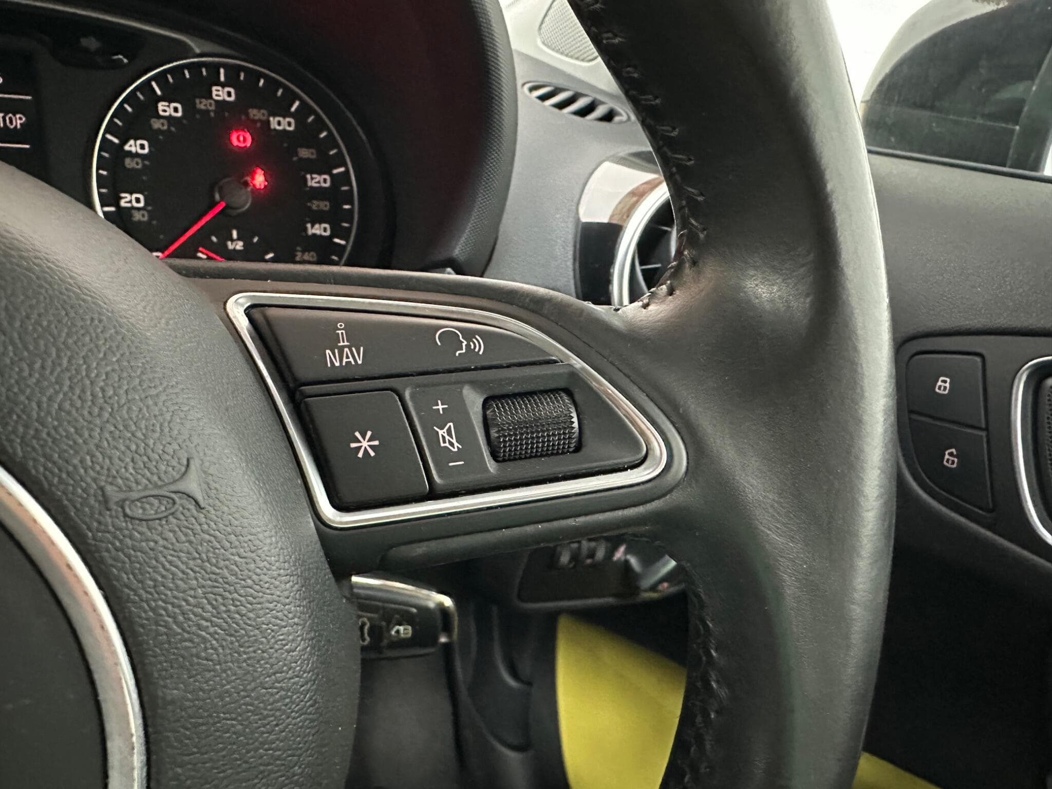 2011 Audi A1 - Thumbnail 17
