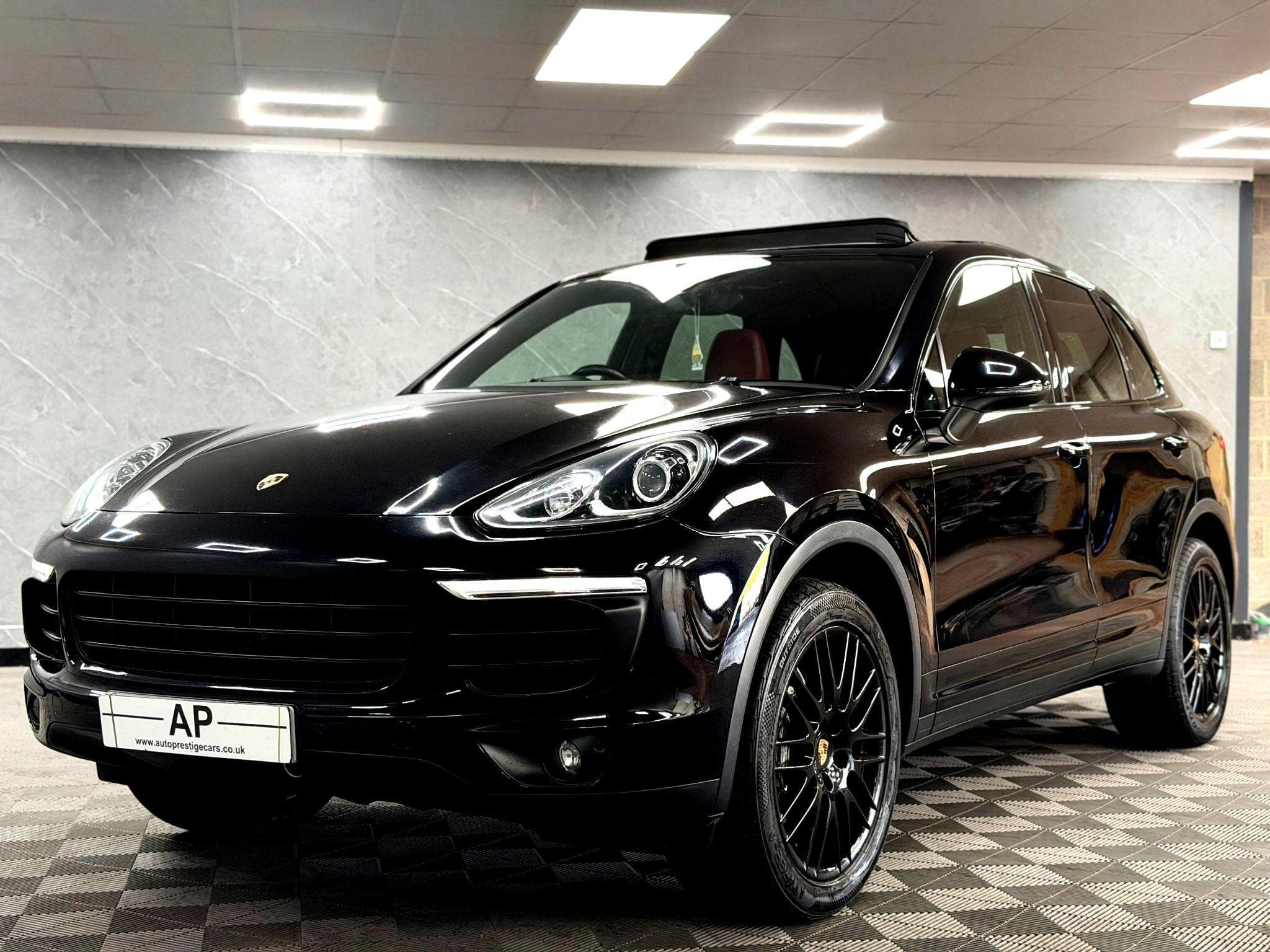 2014 Porsche Cayenne - Thumbnail 9