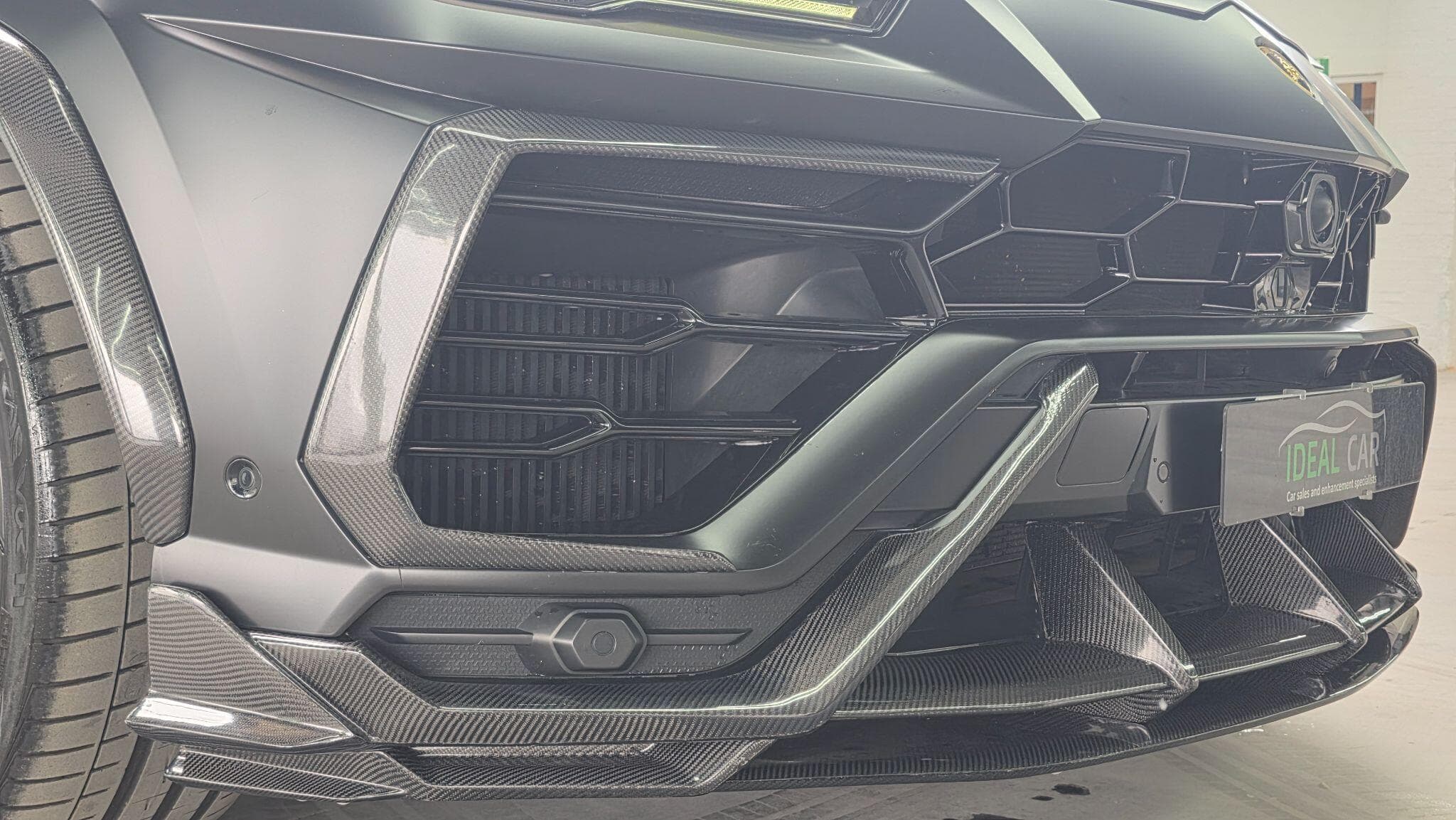 2021 Lamborghini Urus - Thumbnail 19