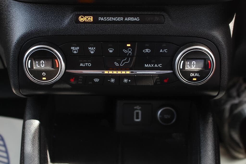 2019 Ford Focus - Thumbnail 41