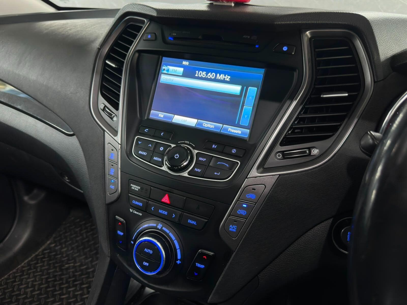 2013 Hyundai Santa Fe - Thumbnail 14