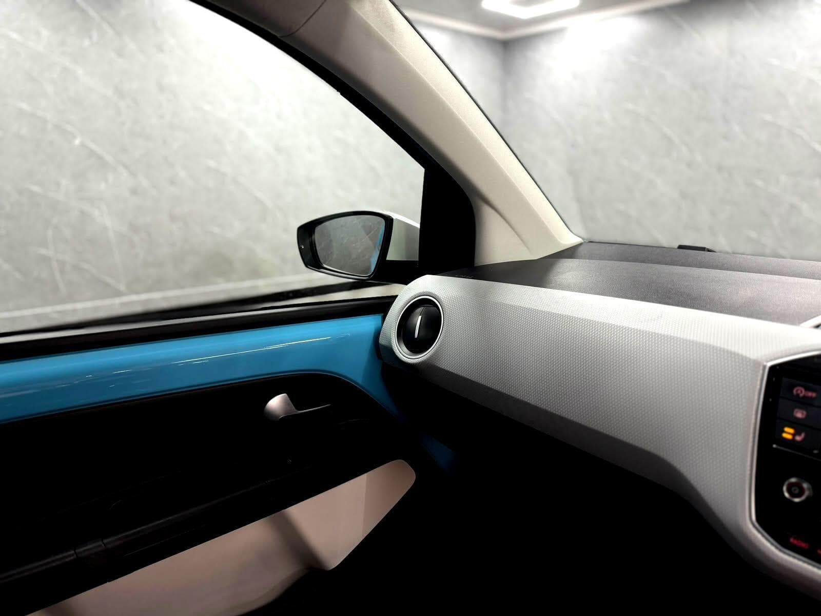 2019 Volkswagen up! - Thumbnail 39