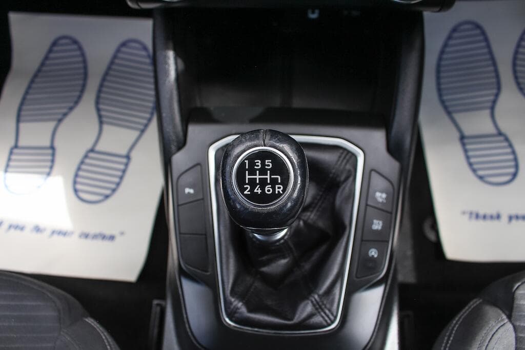 2019 Ford Focus - Thumbnail 27