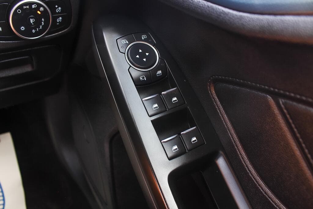 2019 Ford Focus - Thumbnail 42
