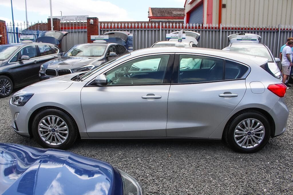 2019 Ford Focus - Thumbnail 5