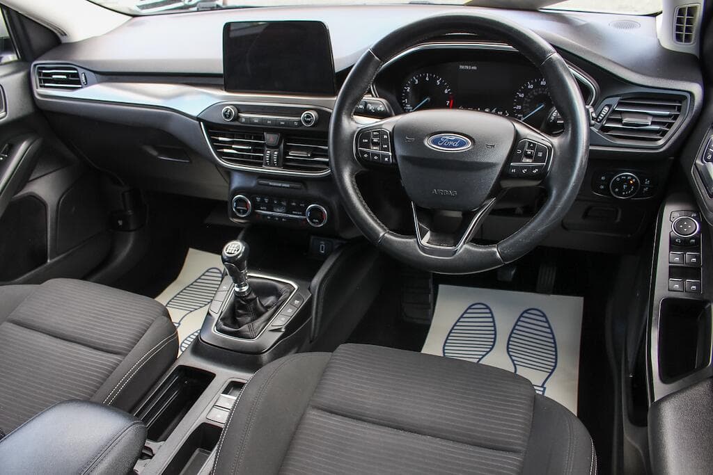 2019 Ford Focus - Thumbnail 16