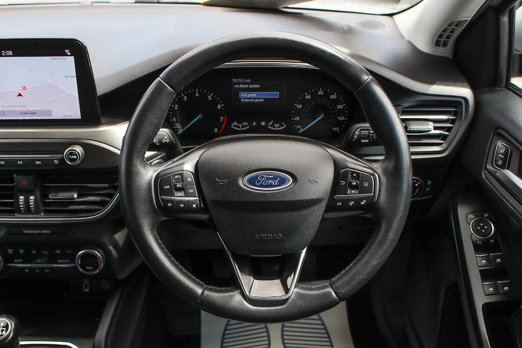 2019 Ford Focus - Thumbnail 24