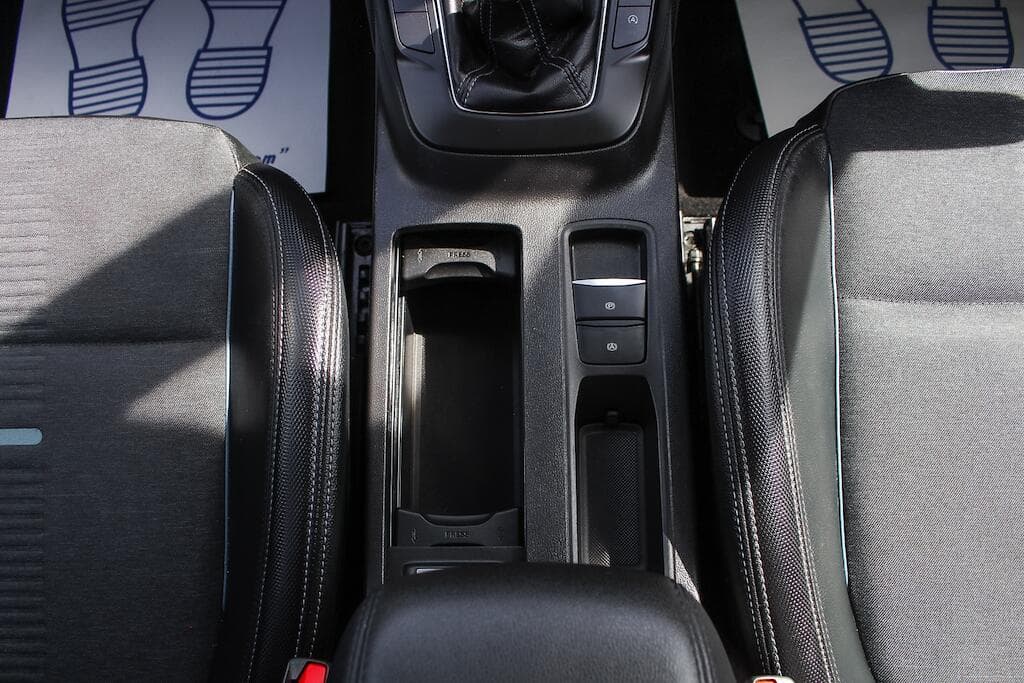 2019 Ford Focus - Thumbnail 29