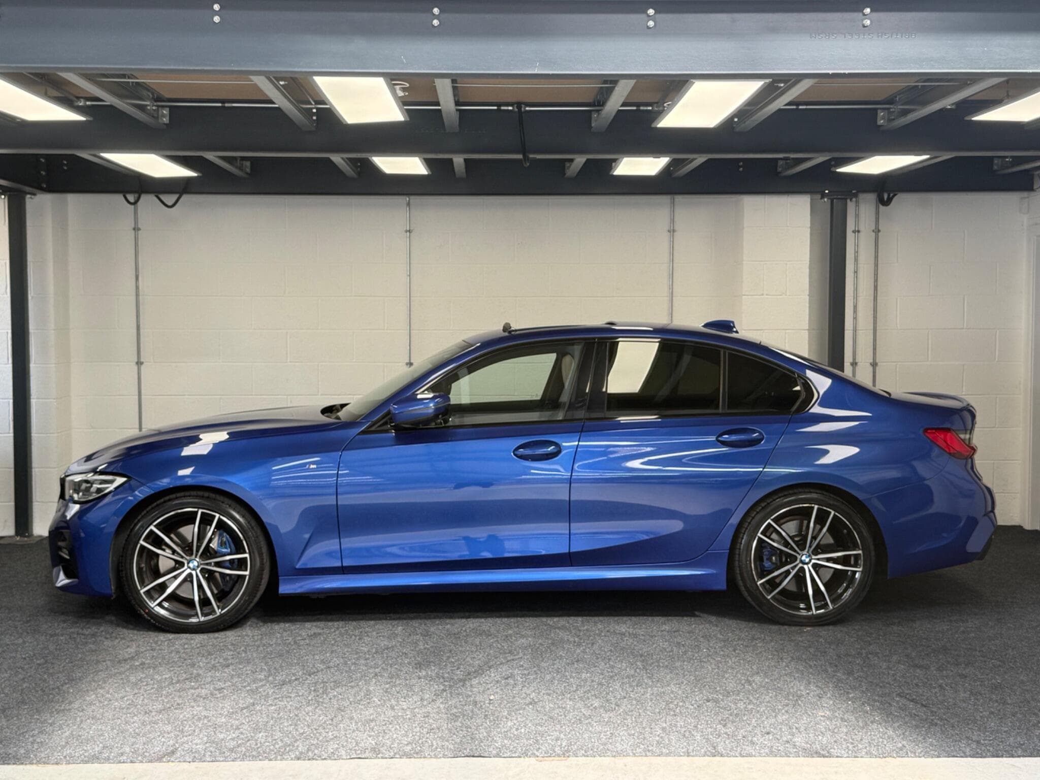 2019 BMW 3 Series - Image 3