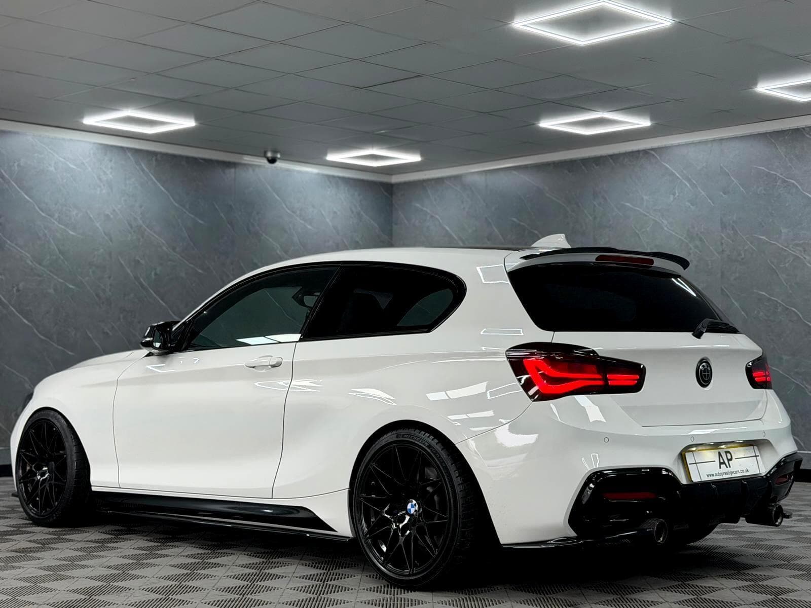 2018 BMW 1 Series - Thumbnail 25