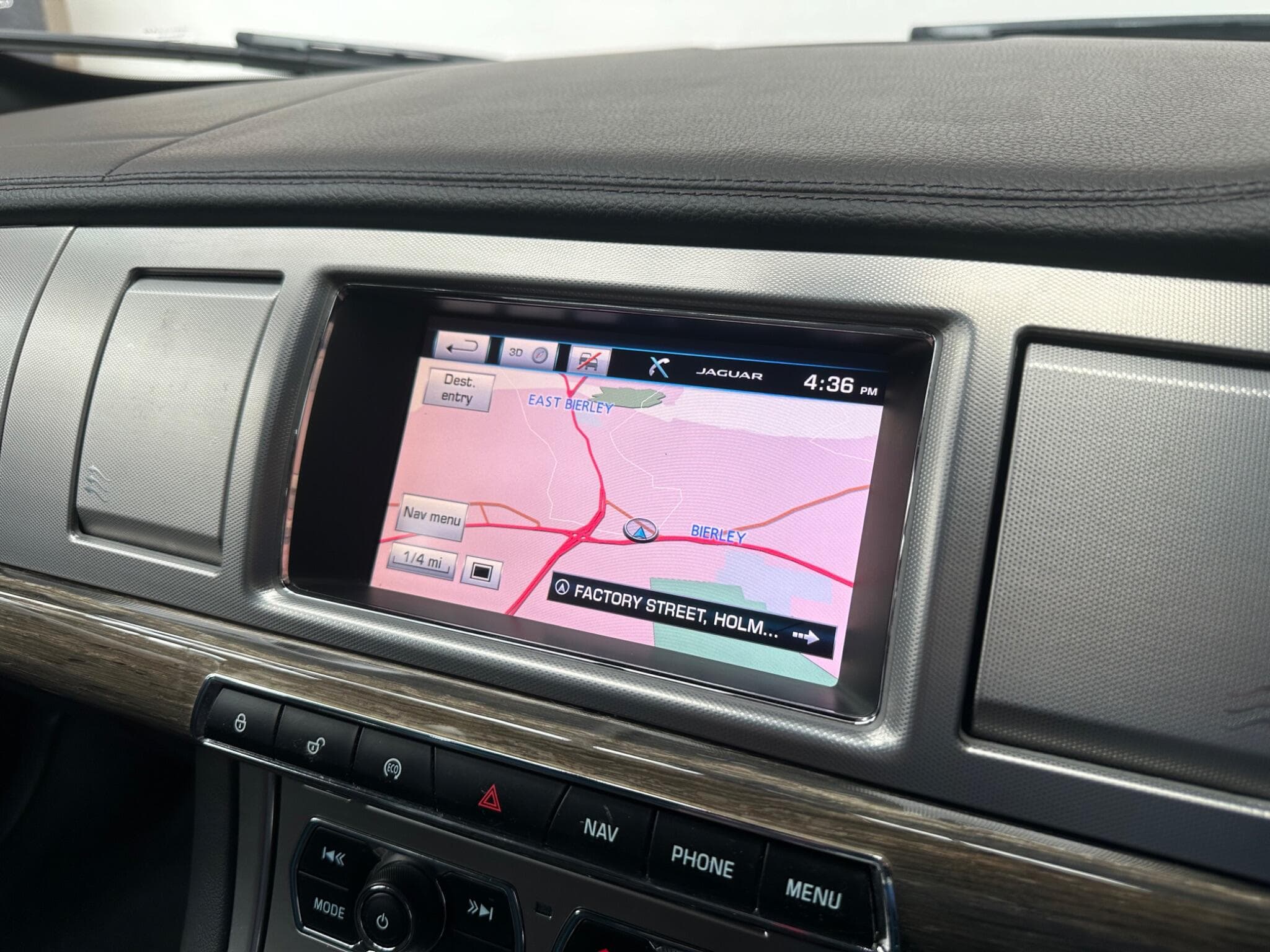 2015 Jaguar XF - Thumbnail 12