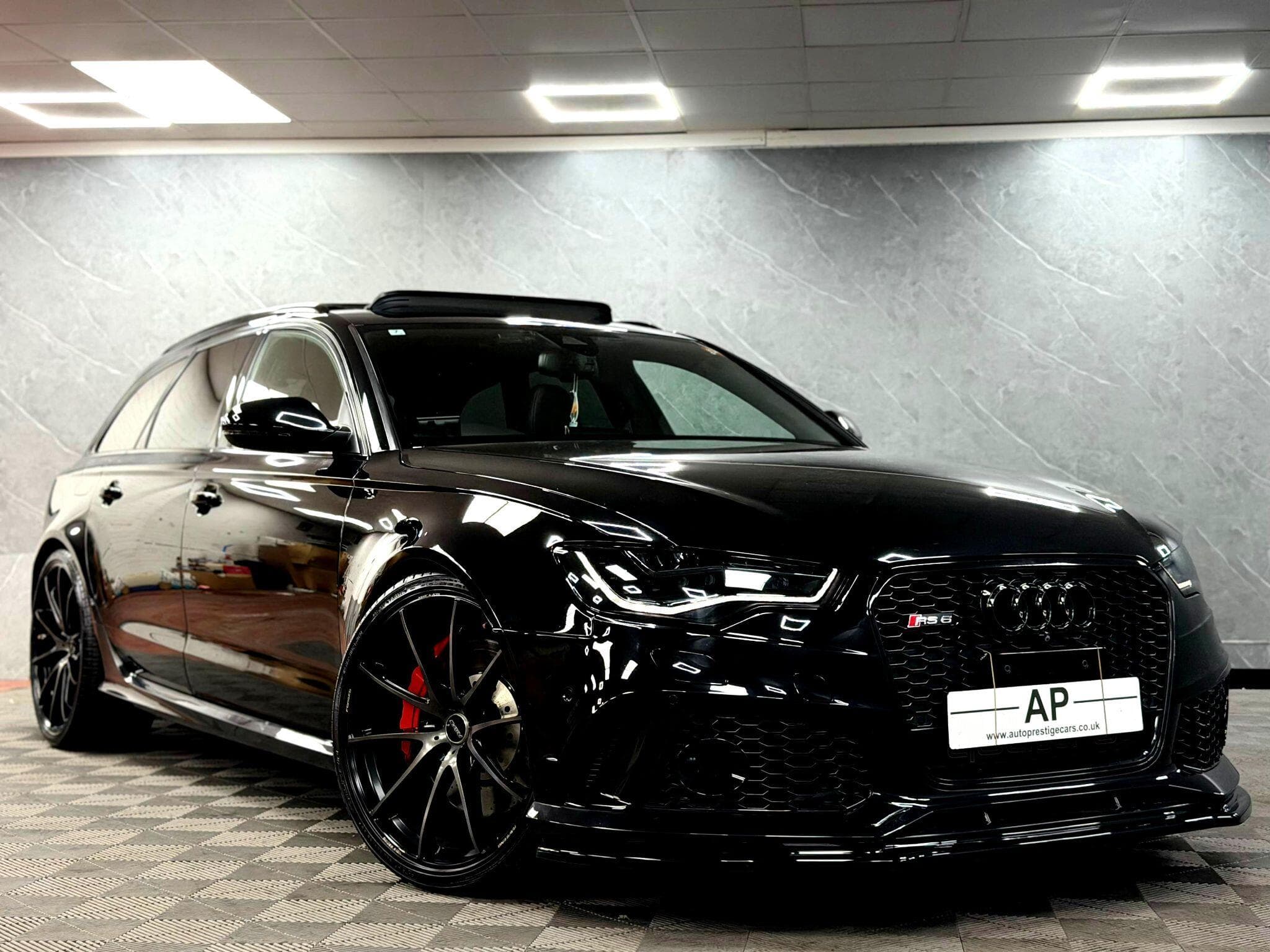 2016 Audi RS6 Avant - Image 1