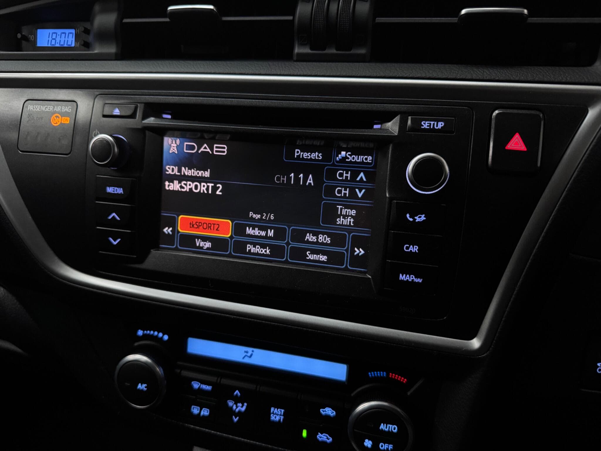 2013 Toyota Auris - Thumbnail 14