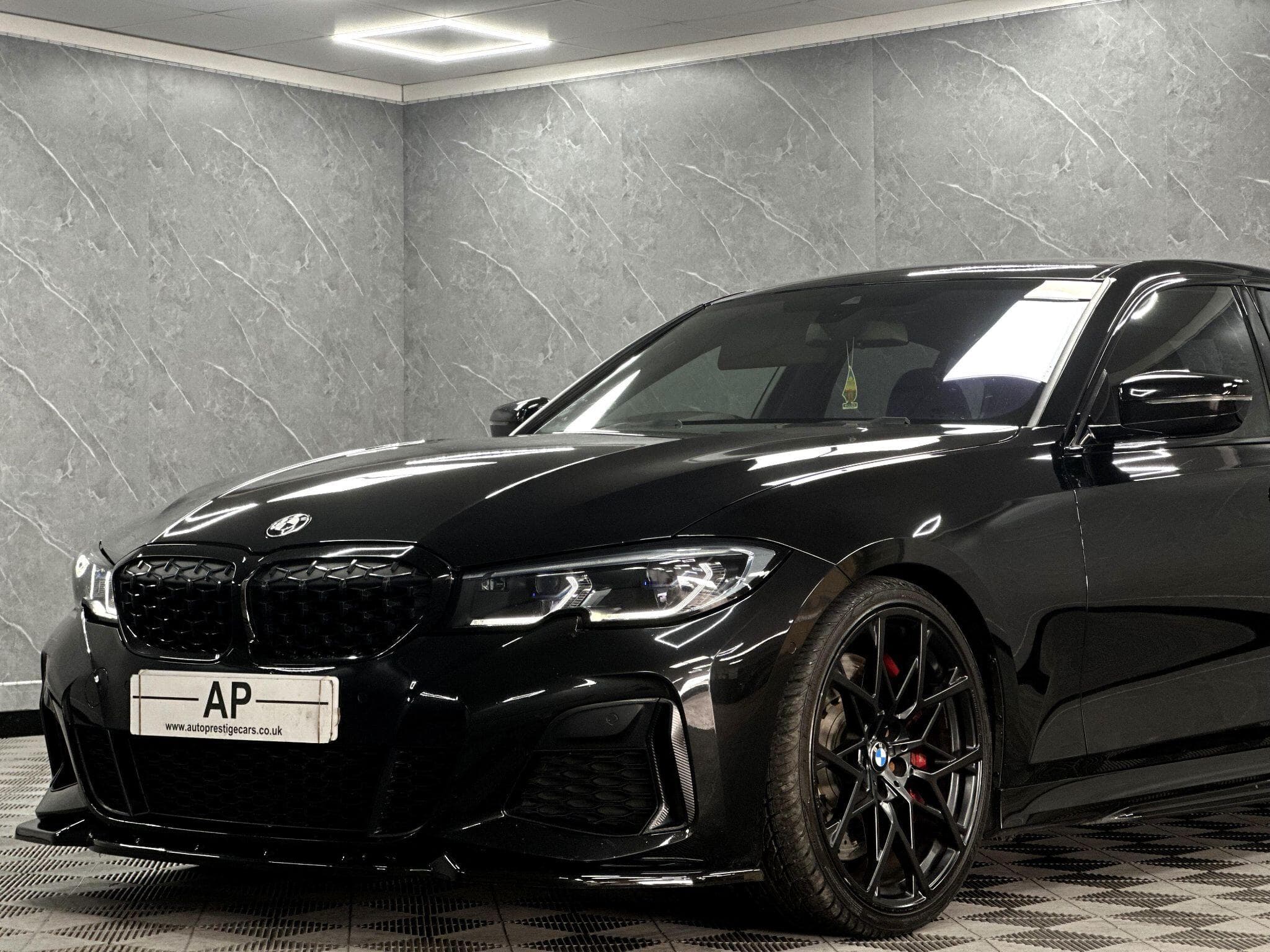 2019 BMW 3 Series - Thumbnail 32