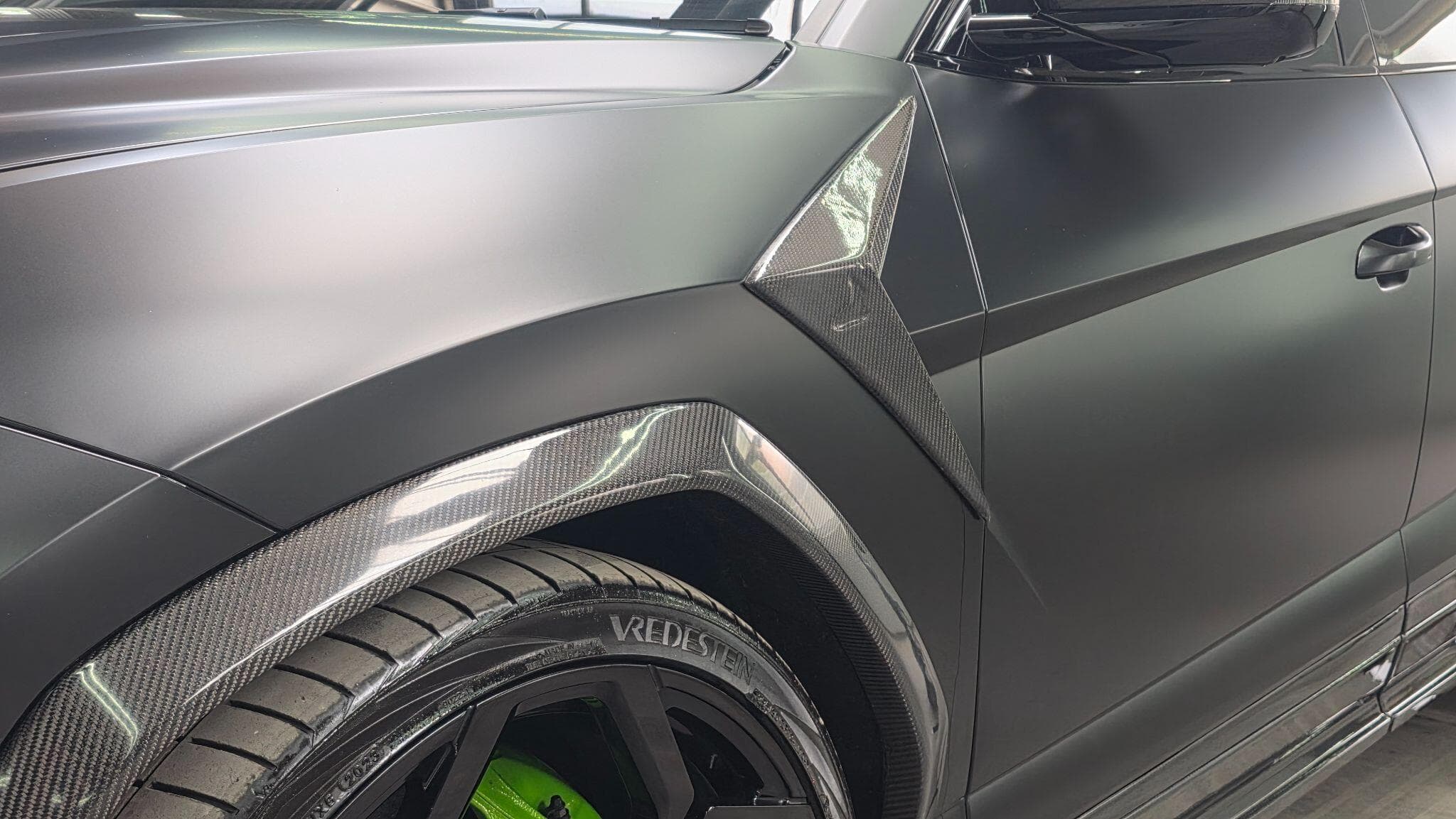 2021 Lamborghini Urus - Thumbnail 25