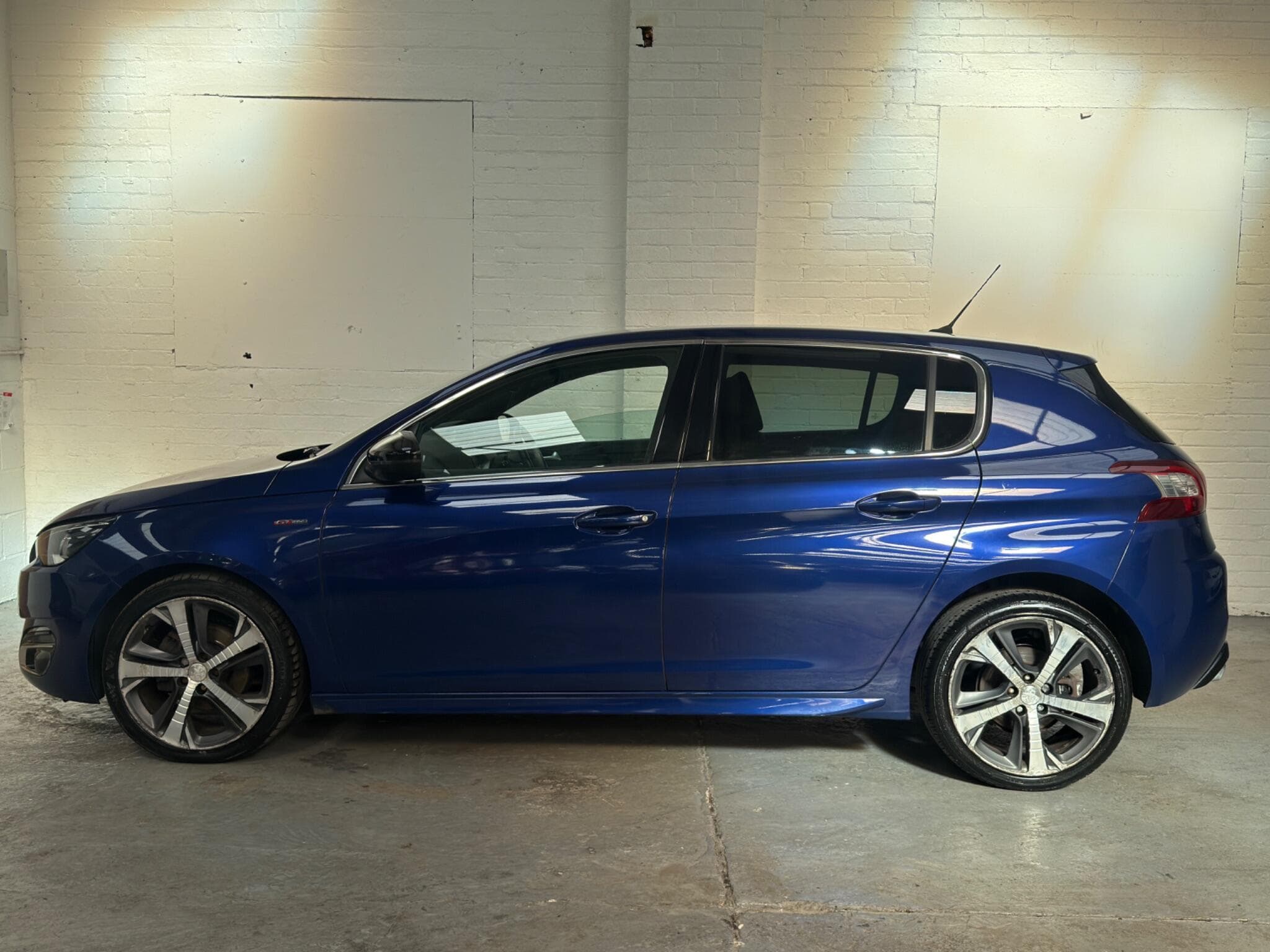 2015 Peugeot 308 - Thumbnail 8