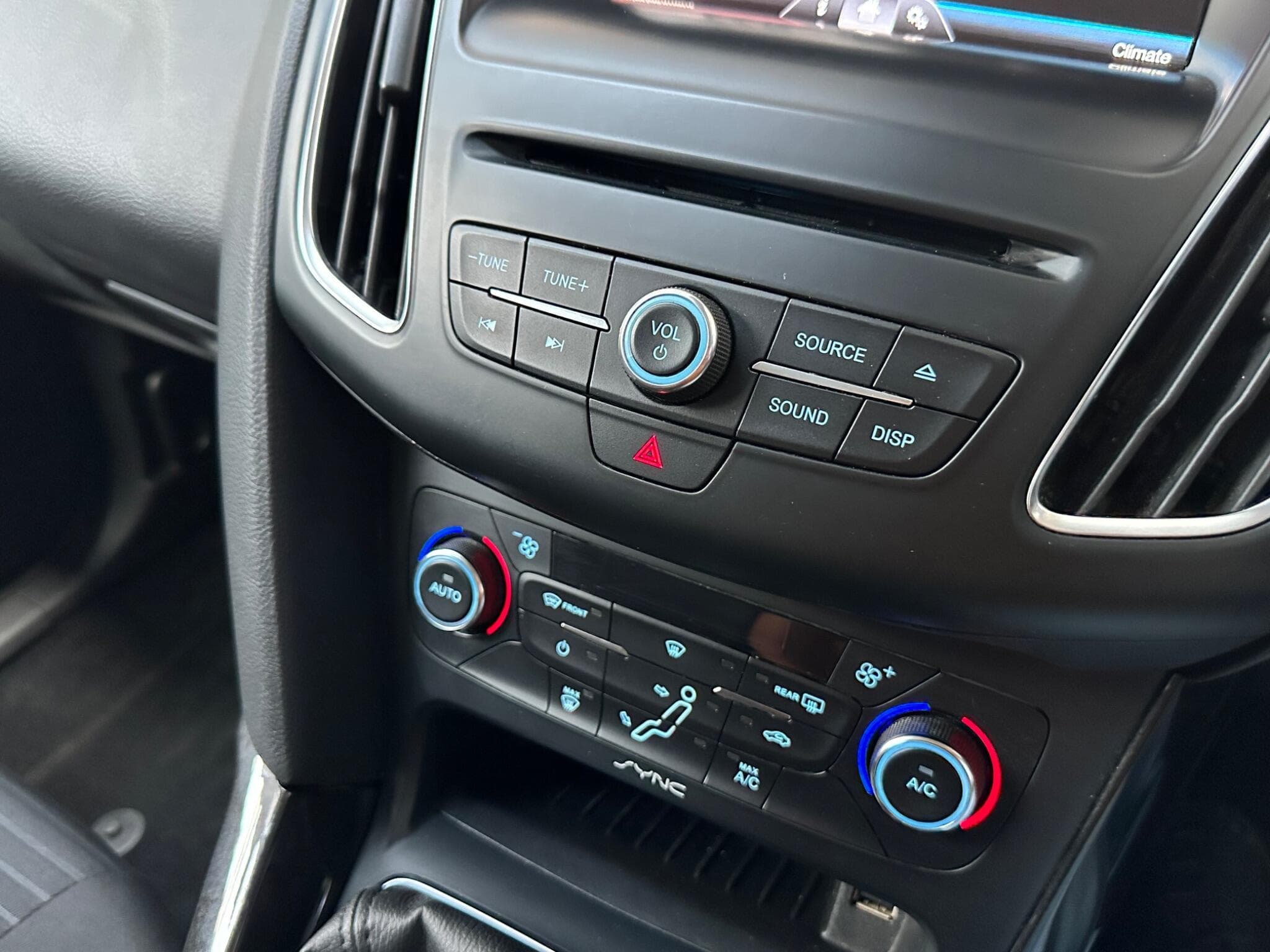 2015 Ford Focus - Thumbnail 18