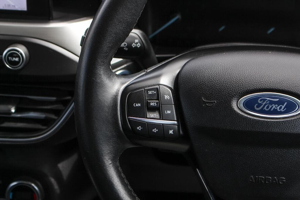 2019 Ford Focus - Thumbnail 25