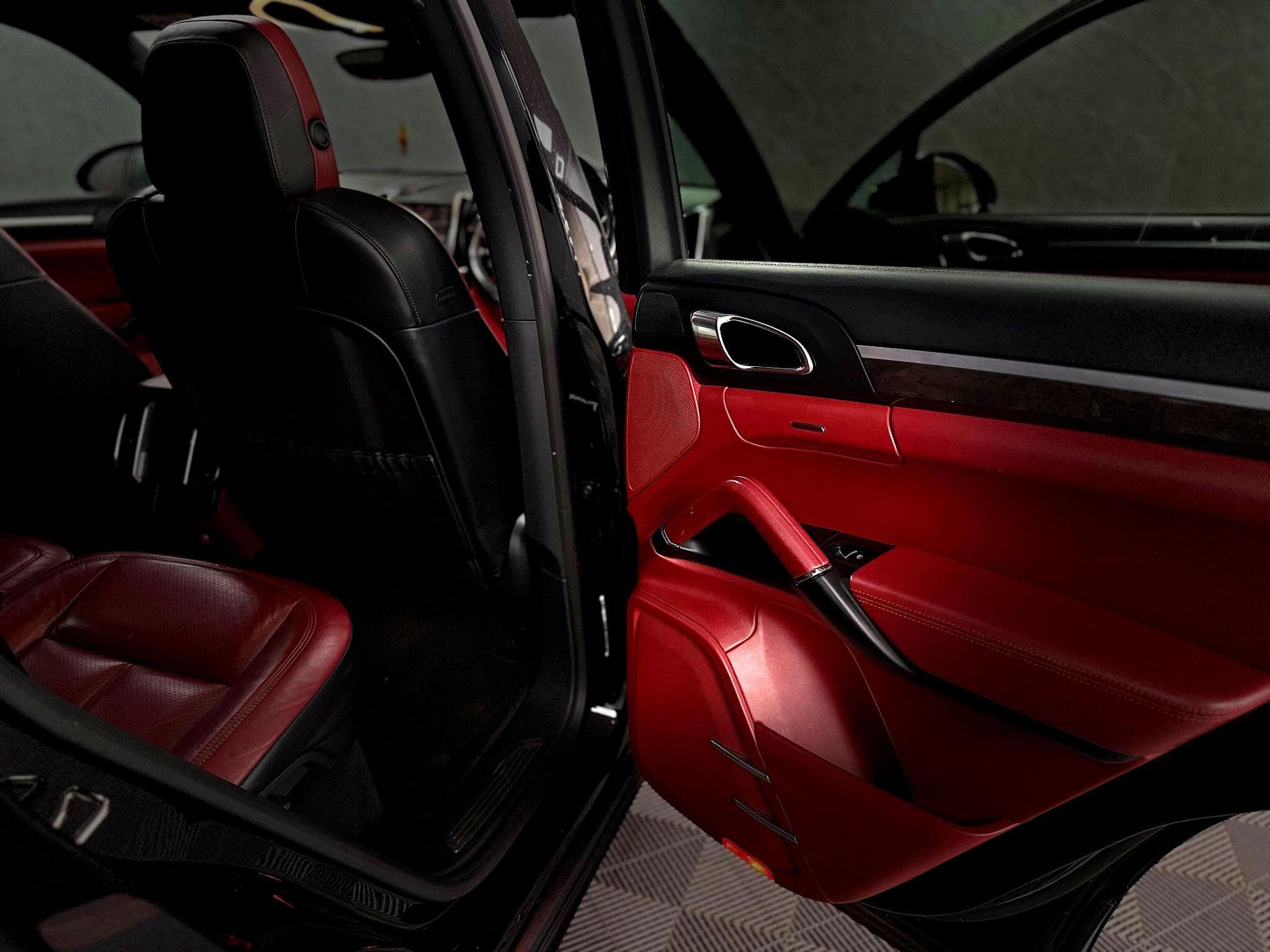 2014 Porsche Cayenne - Thumbnail 36