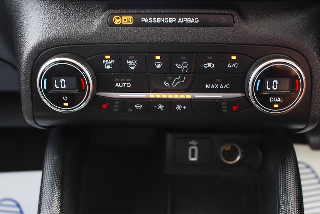 2019 Ford Focus - Thumbnail 41