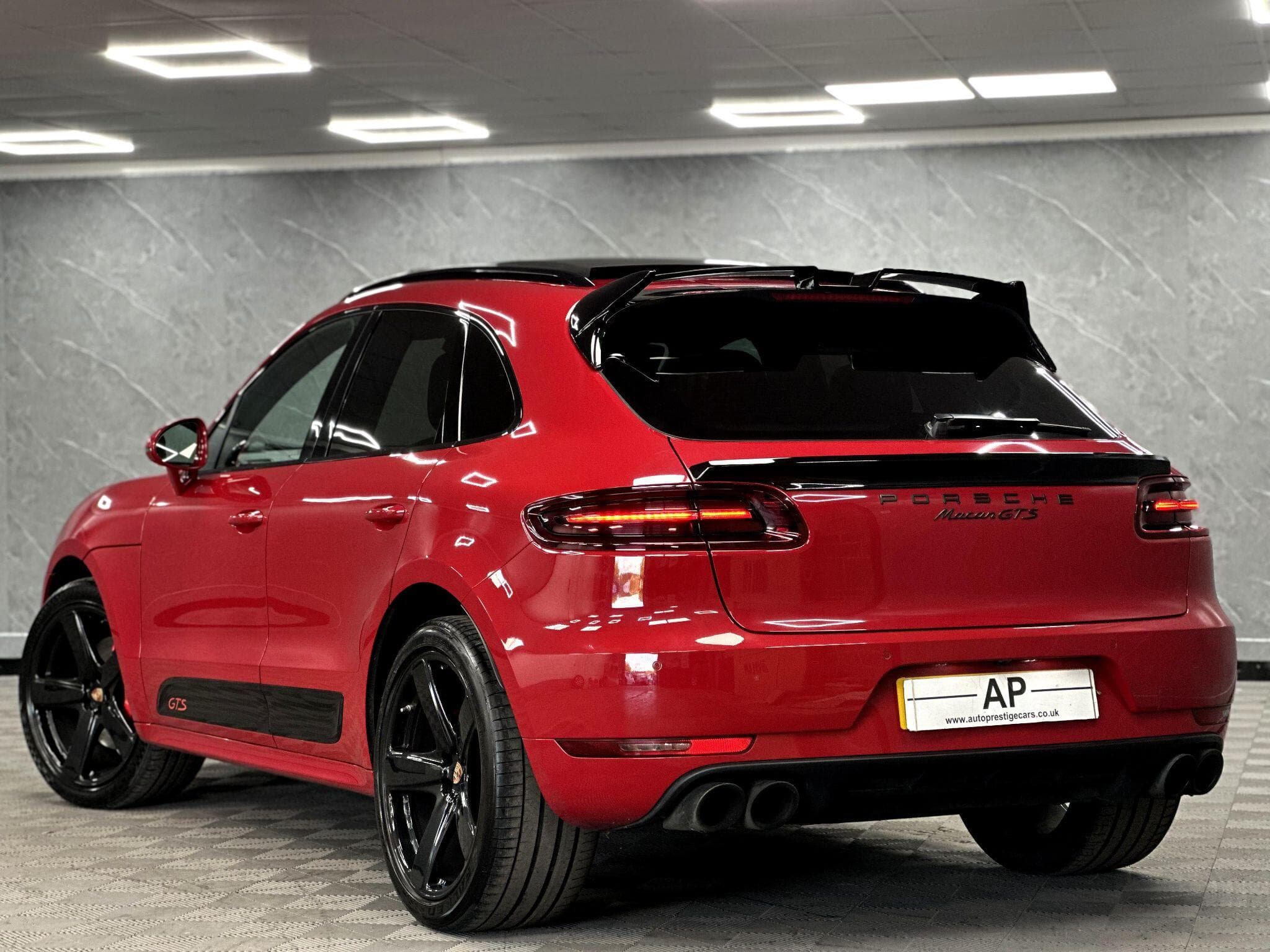 2016 Porsche Macan - Thumbnail 13