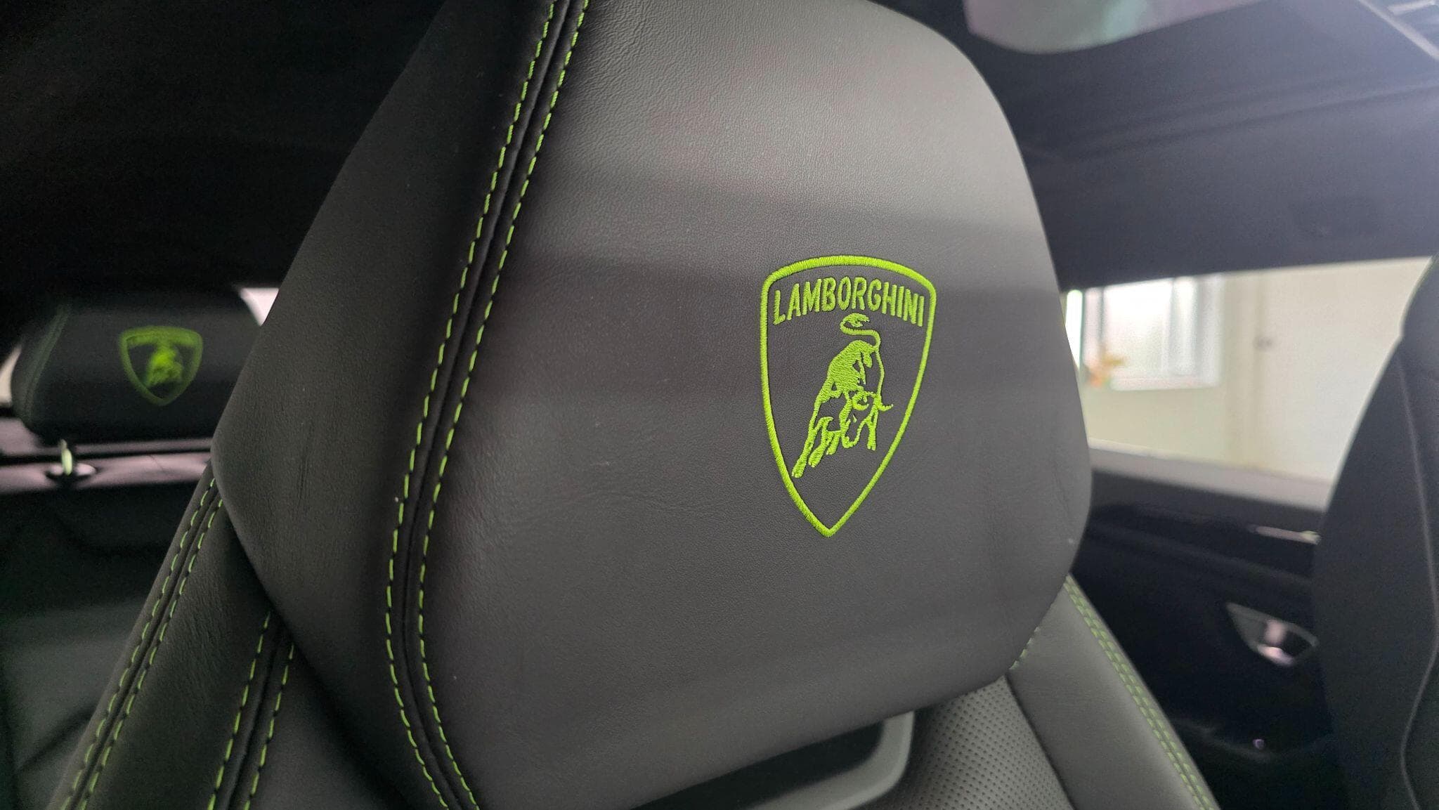 2021 Lamborghini Urus - Thumbnail 32