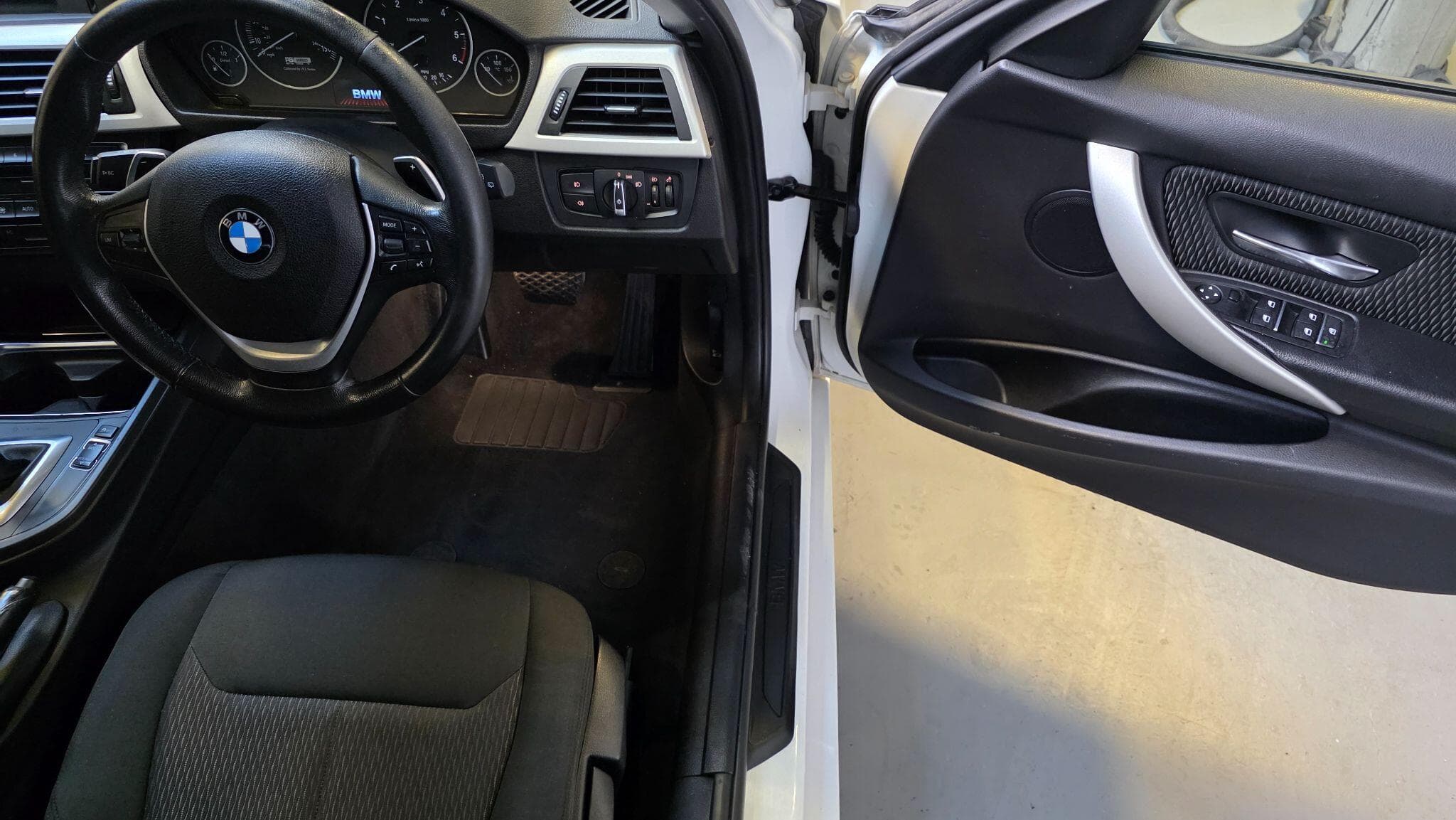 2019 BMW 3 Series - Thumbnail 17