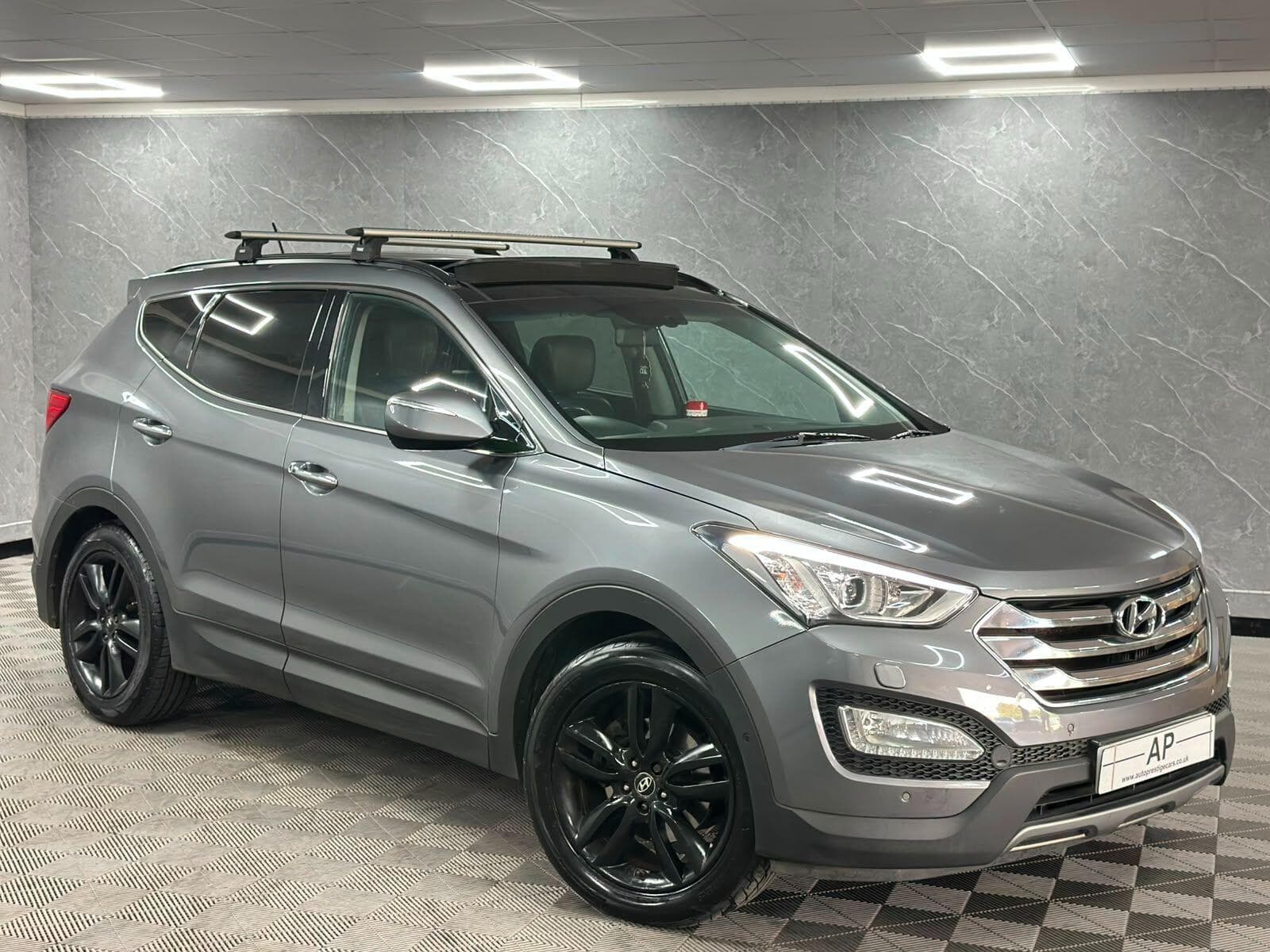 2013 Hyundai Santa Fe - Image 2