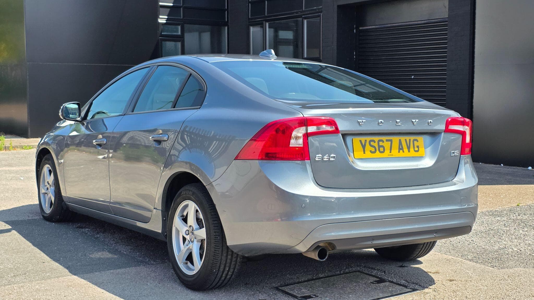 2017 Volvo S60 - Image 4