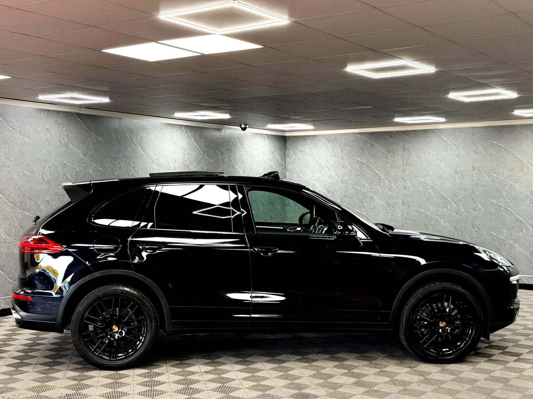 2014 Porsche Cayenne - Thumbnail 19