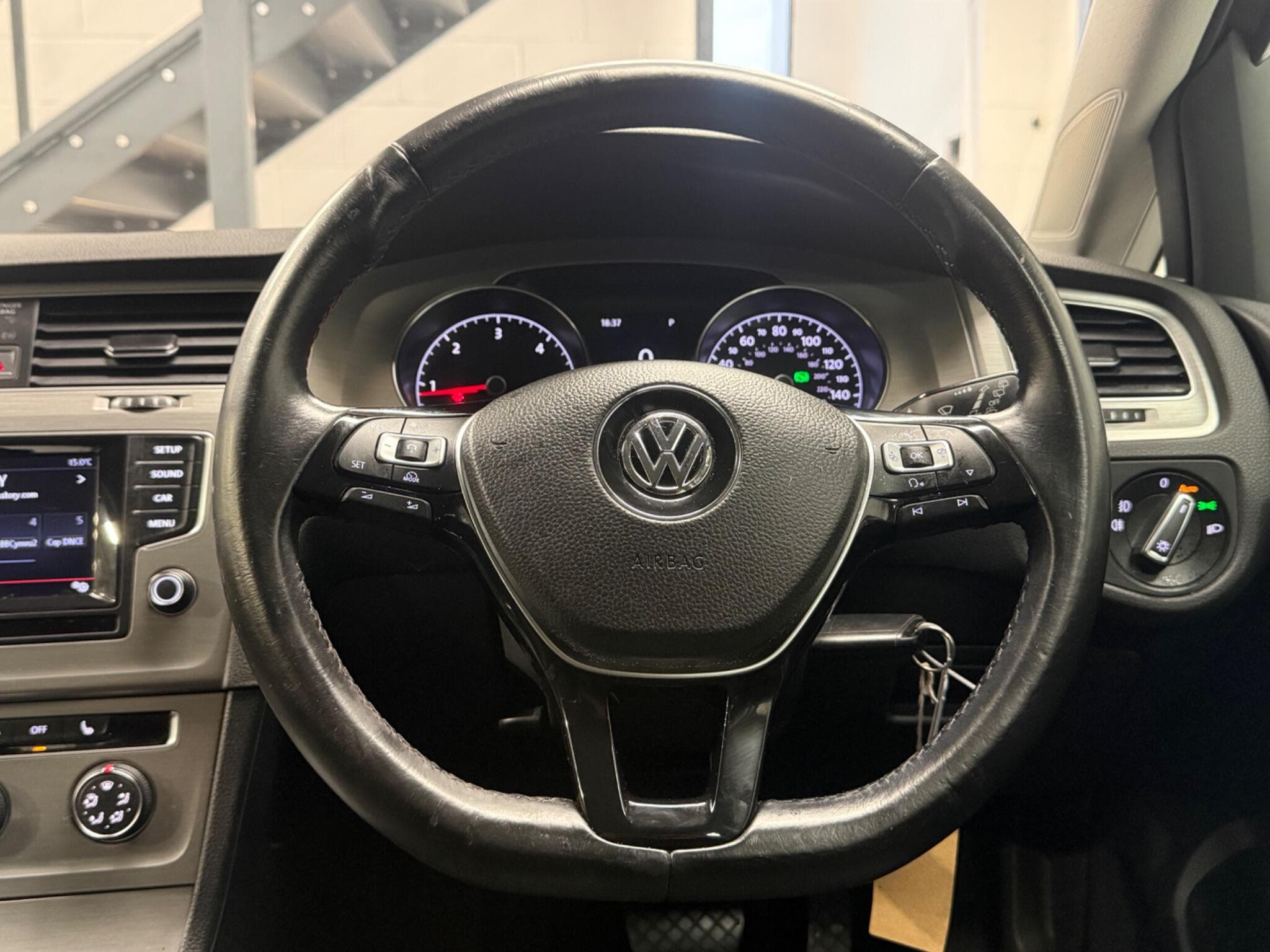 2014 Volkswagen Golf - Thumbnail 33