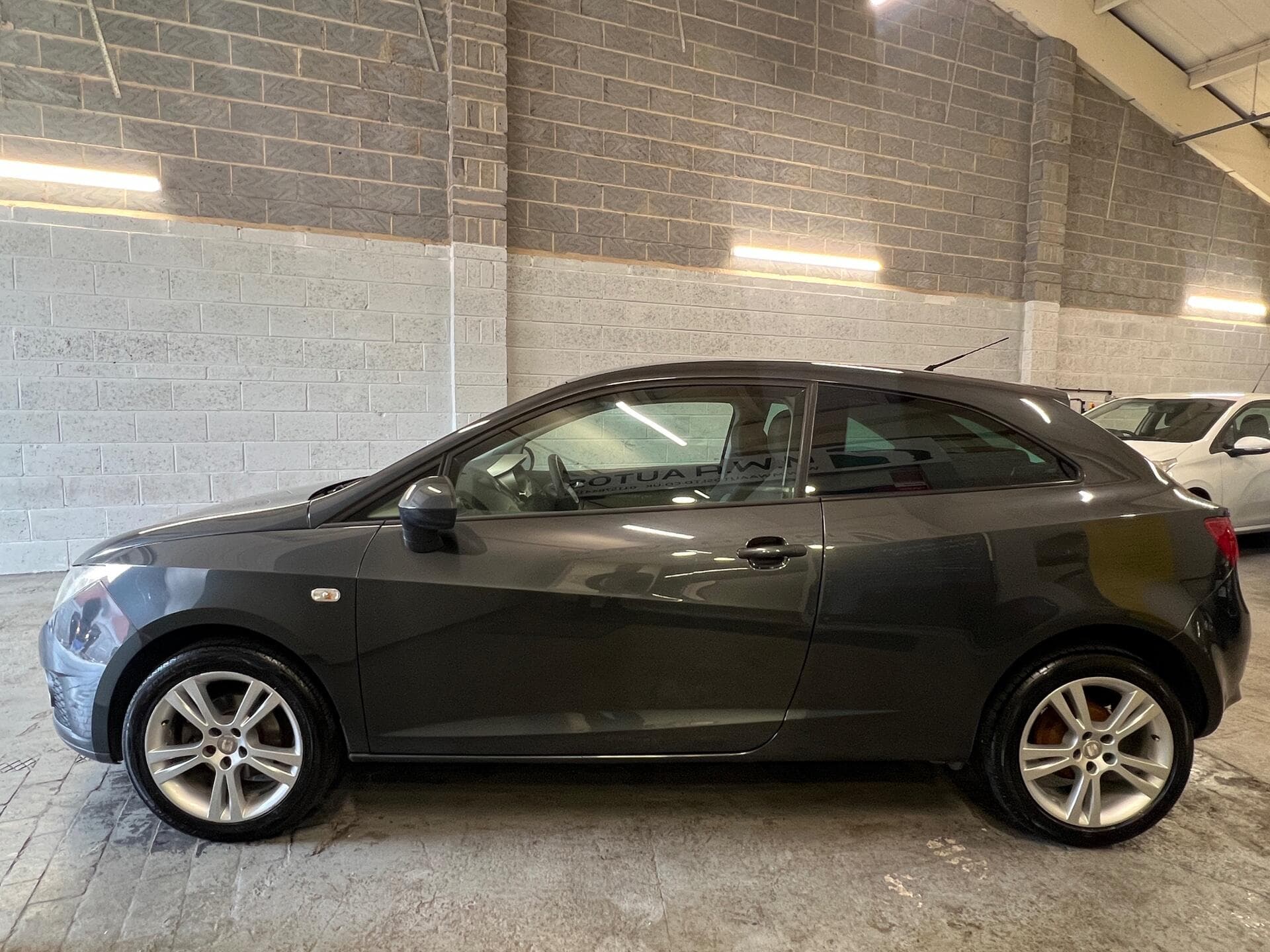 2011 SEAT Ibiza - Thumbnail 8